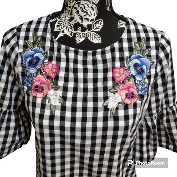 Cindy Kono Gringham Floral Embroidered Top - Picture 2 of 7